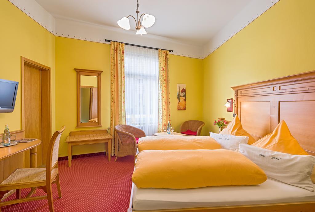 Dom-Hotel Санкт Блазиен Екстериор снимка